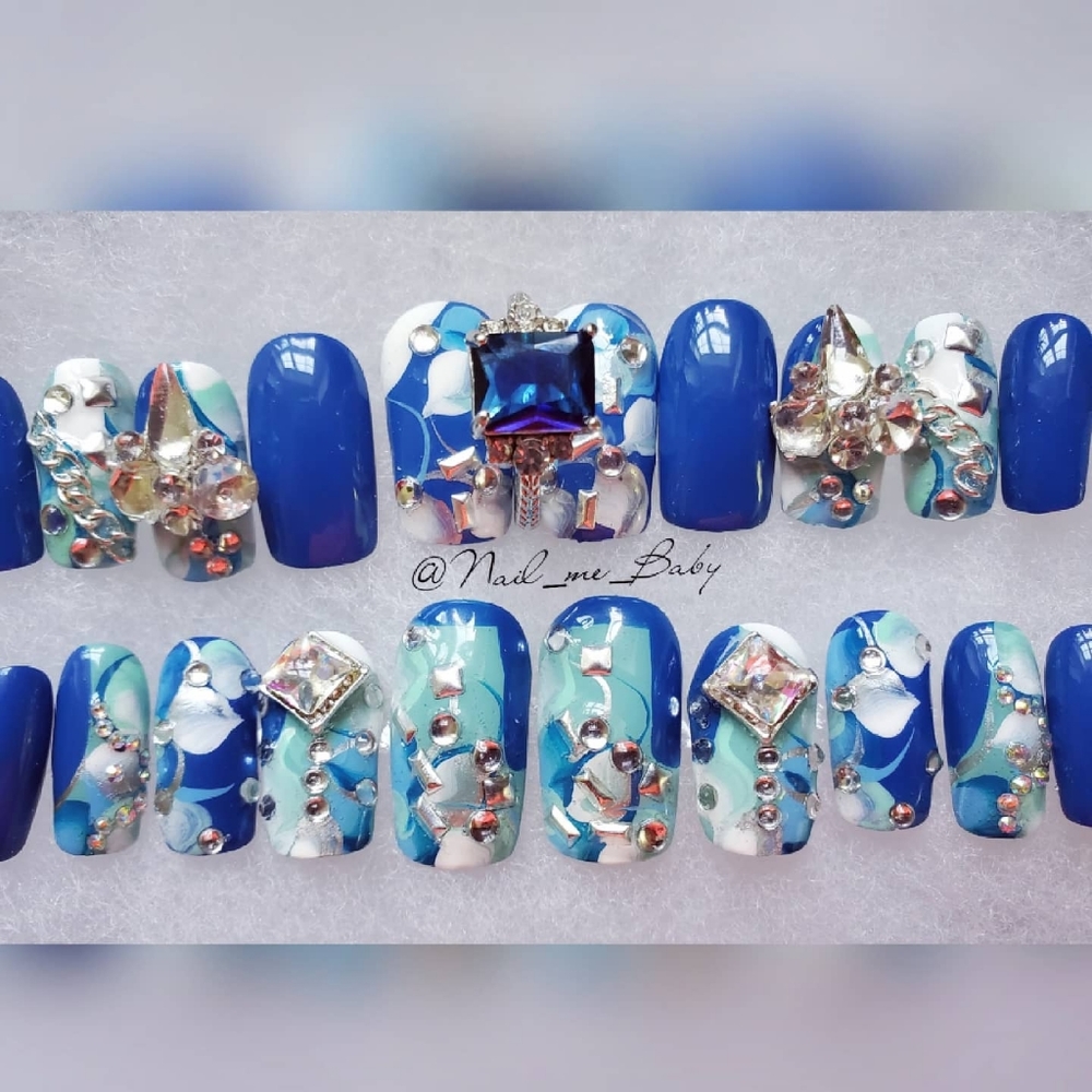 Luxurious press-on Nails and ring